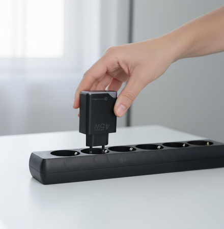 Ładowarka sieciowa do telefonu Forcell F-Energy Ultra Slim GaN III USB C + USB A PD QC4.0 3A 45W B245202(1A1C) czarna