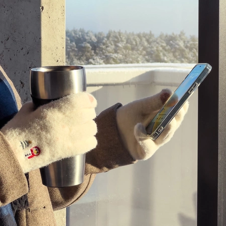 Rękawiczki zimowe do telefonu damskie z bałwankiem i choinką - różowe