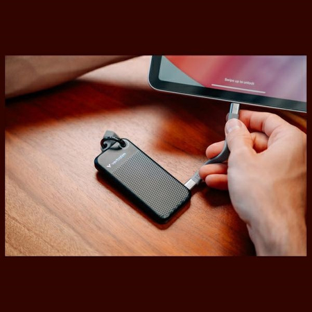 Verbatim Dysk SSD 2TB - brelok do kluczy  z kablem USB 3.2 gen.2 czarno-szary/black-grey 32194