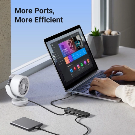 Ugreen CM219 HUB mit 4 USB-A 3.0-Anschlüssen und USB-A 3.0-Kabel – Schwarz