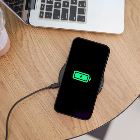 Futerał SILICONE MAG COVER (big hole) kompatybilny z MagSafe do IPHONE 17 Pro czarny
