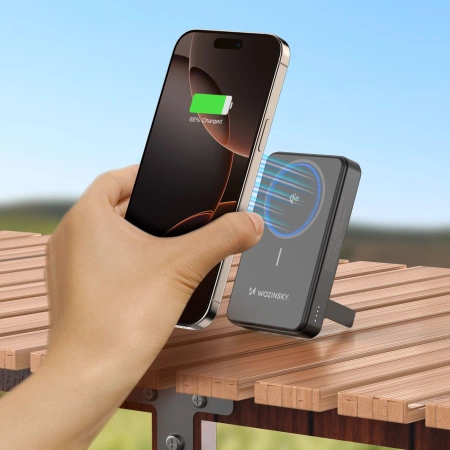 Powerbank Wozinsky WLWP-10KA0Y3S 22,5W PD Qi2 10000 mAh, mit Ständer, 1x USB-A, 1x USB-C - schwarz