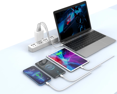 JELLICO wall charger C79 GaN PD 65W 2xUSB-C + 1xUSB QC3.0 + cable USB-C - Lightning White