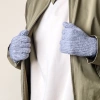 Geflochtene Telefonhandschuhe mit Aussparungen für die Finger – grau