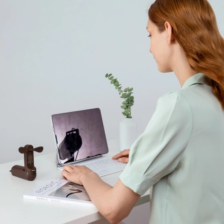 Jisulife Handventilator Life8 Plus, tragbarer USB-Ventilator mit Powerbank und Taschenlampe, Braun