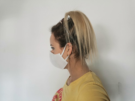 Maseczka z włókniny - biała - rozmiar M profilowana, dwuwarstwowa