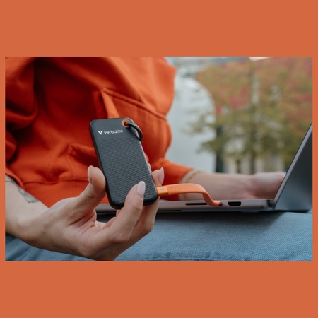 Verbatim Dysk SSD 2TB - brelok do kluczy  z kablem USB 3.2 gen.2 czarno-pomarańczowy/black-orange 32197