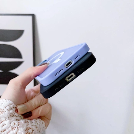 Magnetische farbige matte Hülle für iPhone 15 Plus – Grün