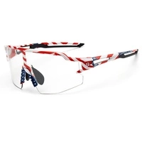 Rockbros Radsportbrille Photochrom mit UV-Schutz und Korrektureinsatz 14120008002 - USA Pattern - Weiß