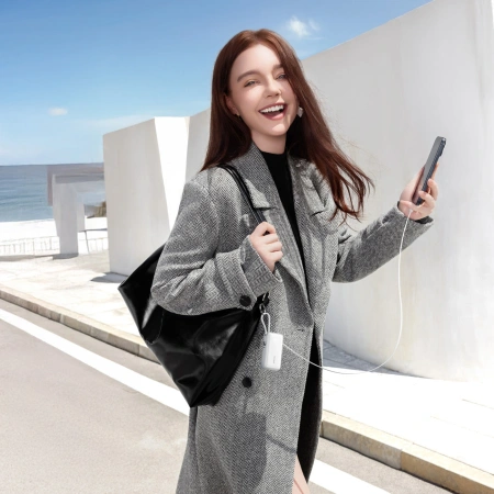 Joyroom JR-PR2L 10000mAh 35W Power Bank with Built-in Retractable USB-C Cable and Lightning Lanyard Cable - White