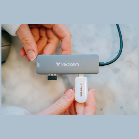 Adapter Hub Verbatim USB-C/HDMI/USB-A     3.2/USB-A 2.0 aluminiowy 32155