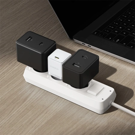 Baseus Palm 1C 20W Wandladegerät (mit Baseus Mini White USB-C 60W (20V/3A) 1m Kabel) - Weiß