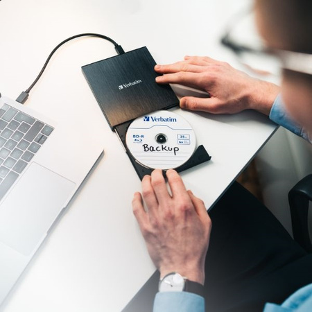 Verbatim Zewnętrzna nagrywarka Slimline Blu-ray Ultra HD 4K + kabel USB-C/USB-A czarny/black 43888