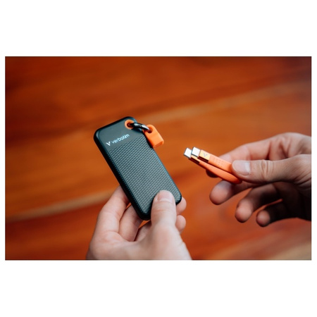 Verbatim Dysk SSD 2TB - brelok do kluczy  z kablem USB 3.2 gen.2 czarno-pomarańczowy/black-orange 32197