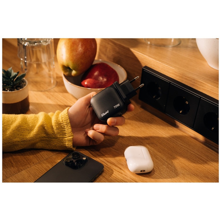 Ładowarka sieciowa Verbatim Mini GaN 70W 2xUSB-C PD/1x USB-A QC czarny 32229